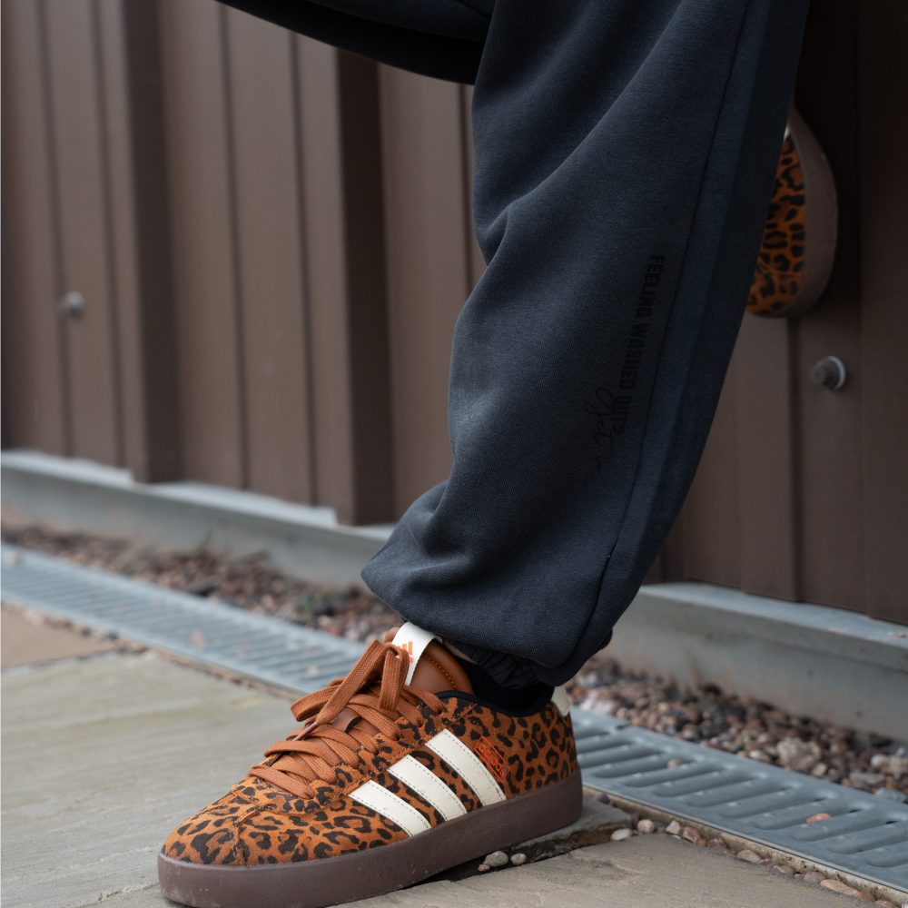 Washed Out Range | Vintage Gathered Jogger | Black